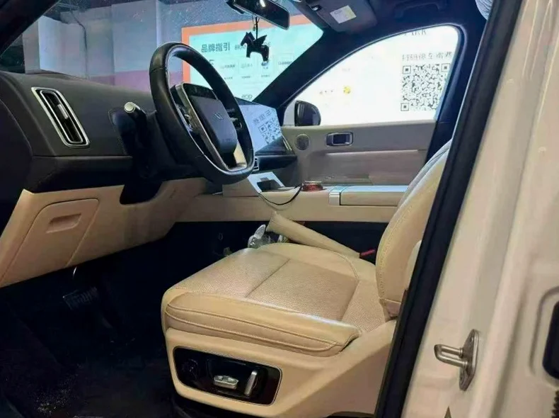 理想L7 后面外观一