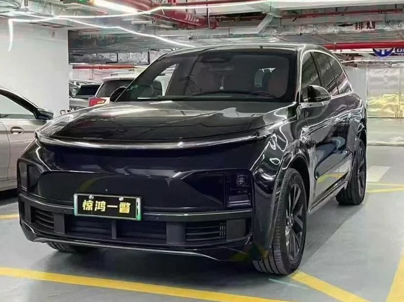 理想L8 正面外观二