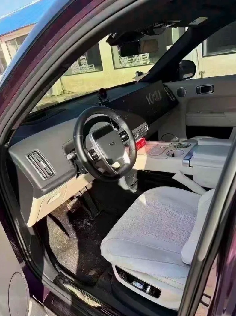 理想L9 内饰后排