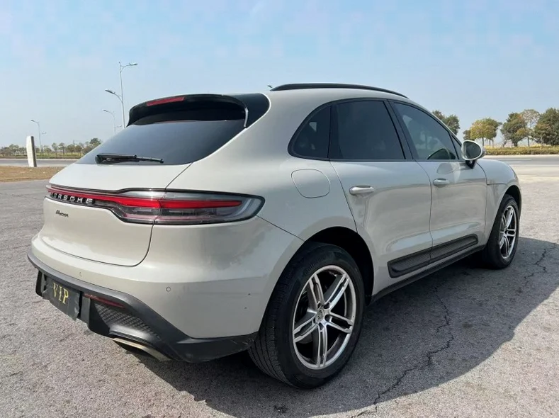 保时捷Macan 后面外观二