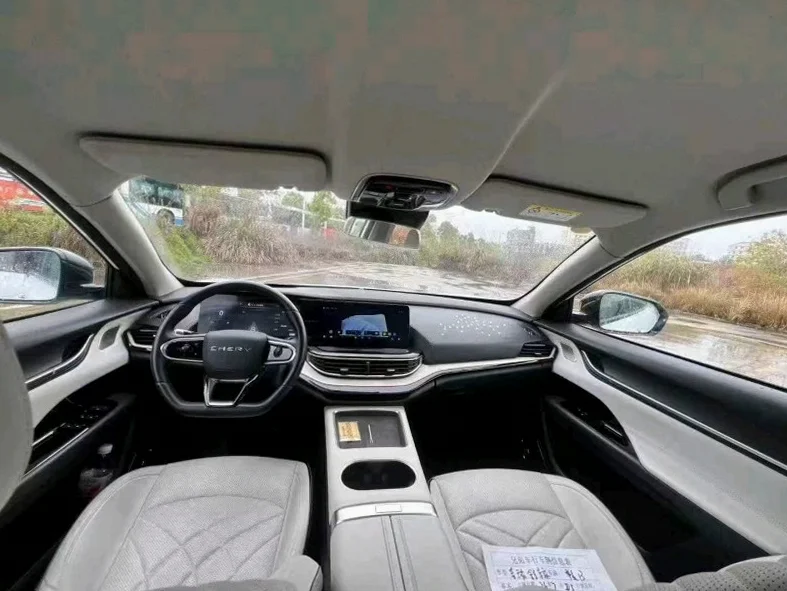 奇瑞舒享家 内饰前排