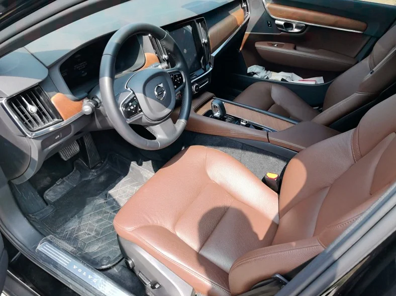 沃尔沃S90 后面外观一