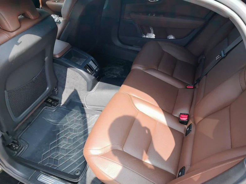 沃尔沃S90 内饰前排