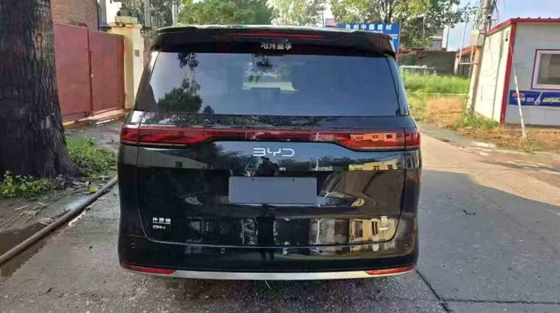 比亚迪夏 内饰后排