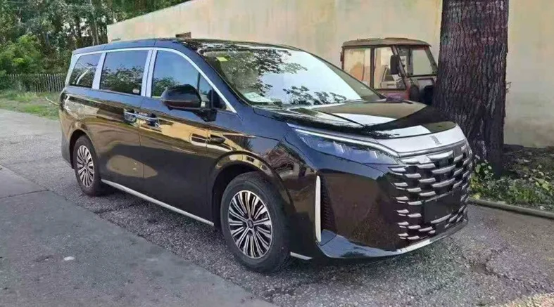 比亚迪夏 正面外观二