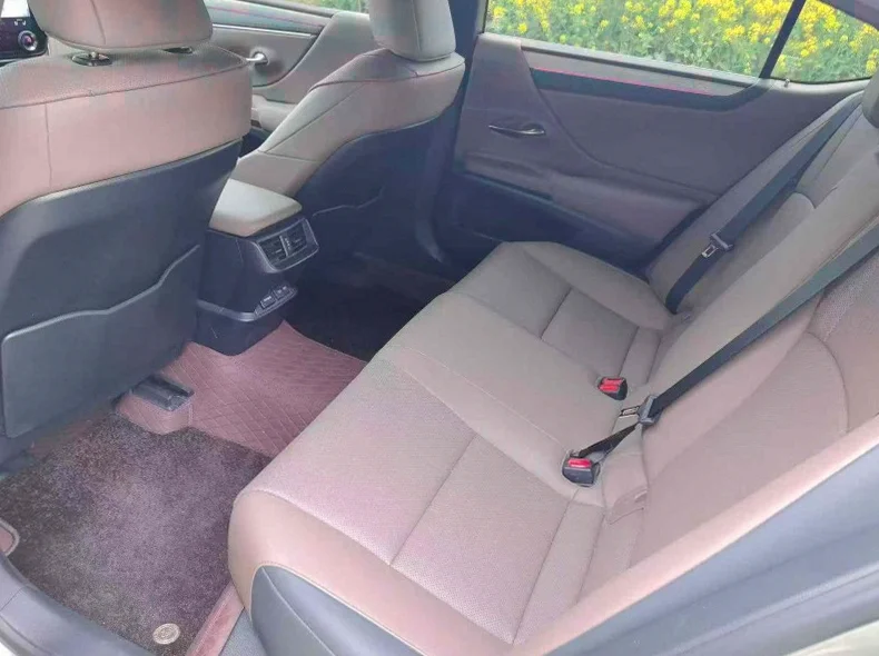 雷克萨斯ES 内饰前排