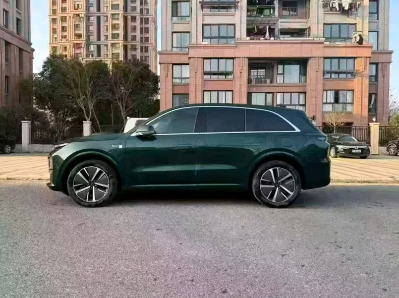 理想L6 后面外观二