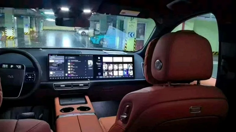 理想L9 内饰前排