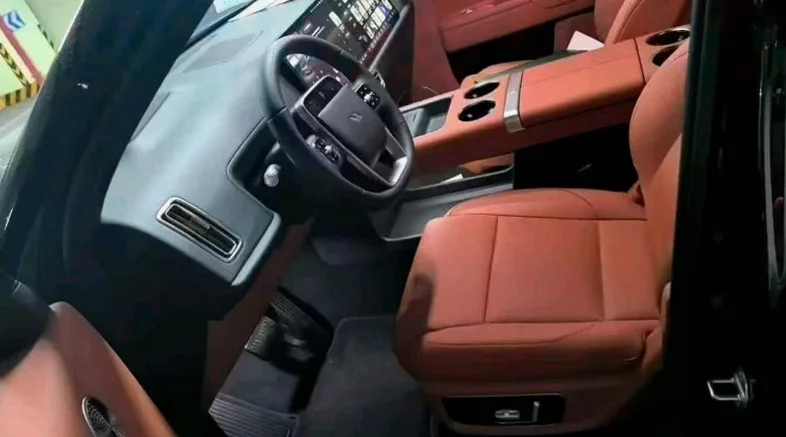 理想L9 内饰后排