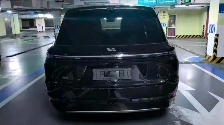 理想L9 正面外观三