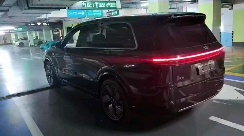 理想L9 后面外观一