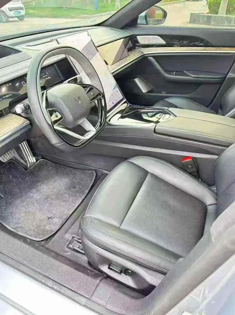 哪吒S 后面外观三