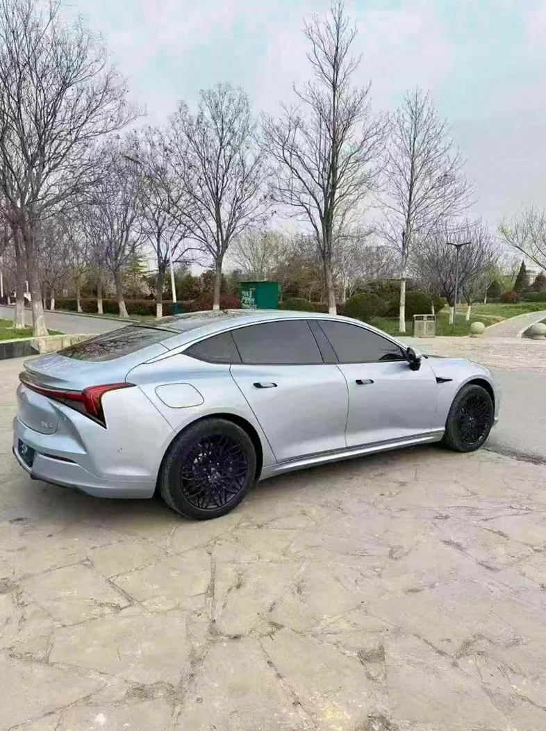 哪吒S 内饰后排