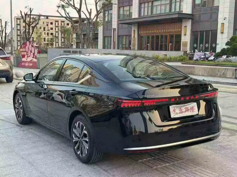 日产天籁 内饰前排