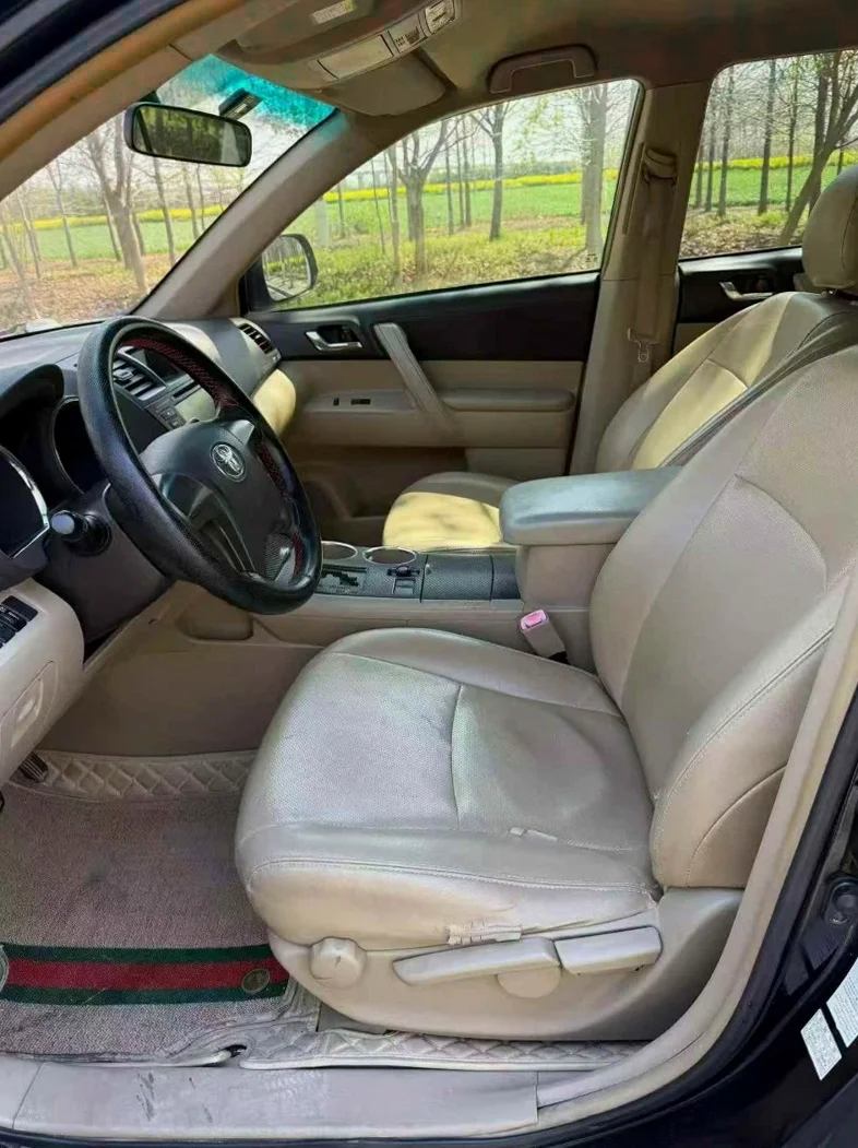 丰田汉兰达 后面外观一