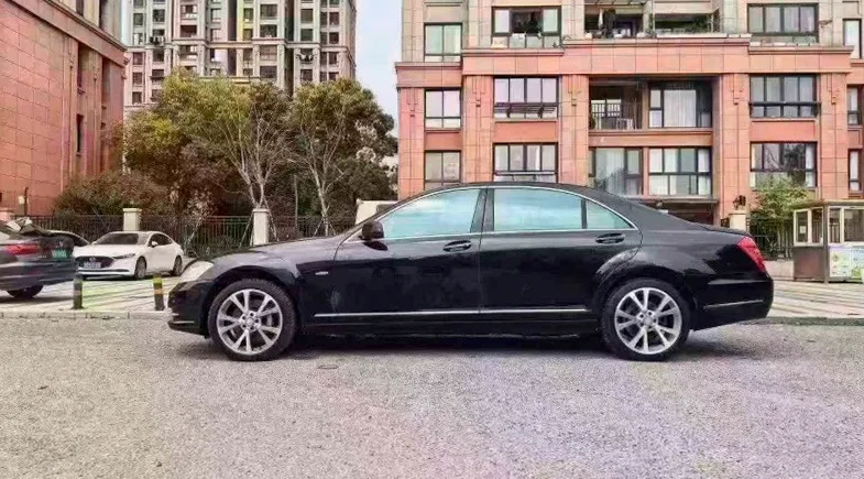 奔驰S 正面外观三