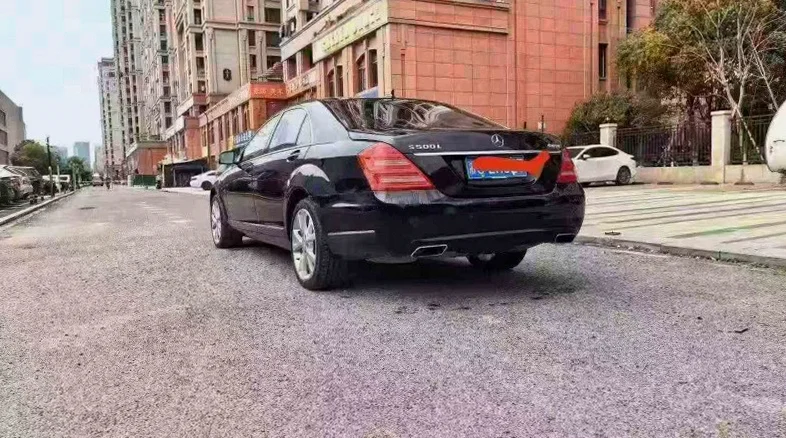 奔驰S 内饰后排