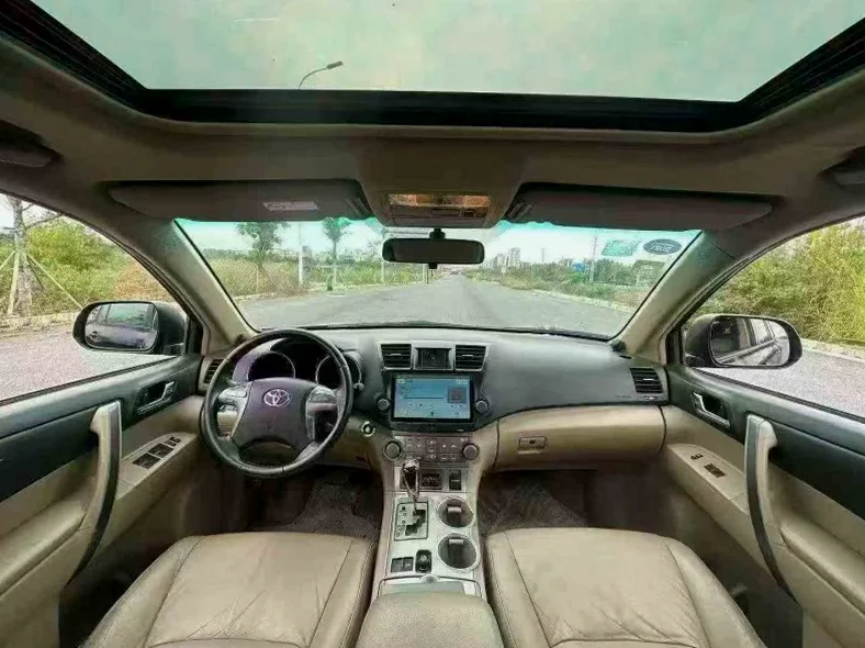 丰田汉兰达 后面外观一