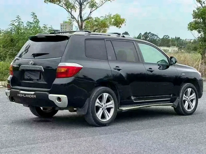 丰田汉兰达 内饰后排