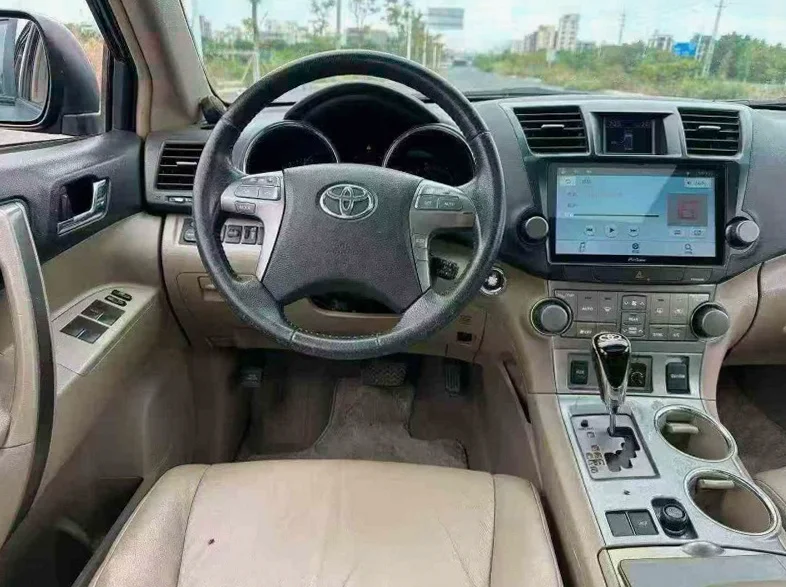 丰田汉兰达 后面外观二