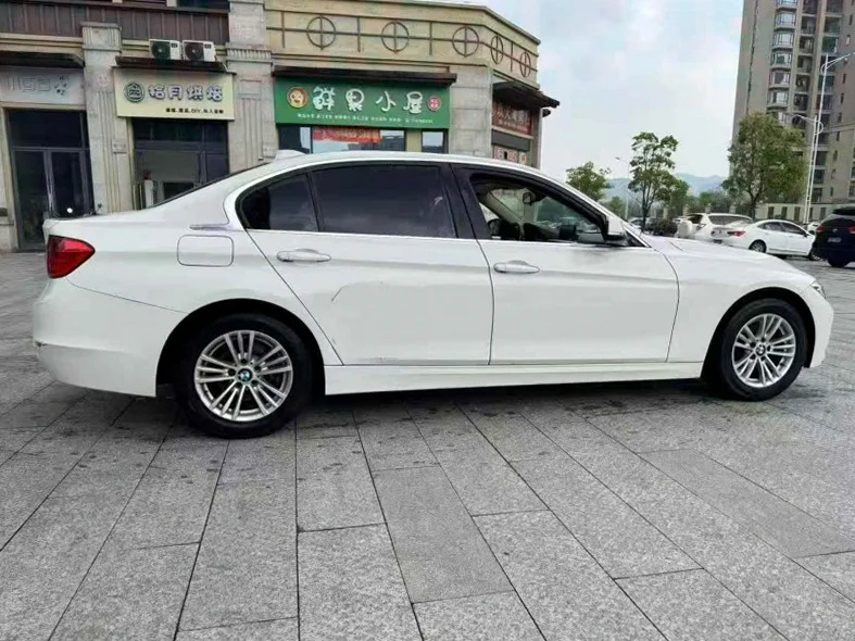 宝马3系 内饰前排