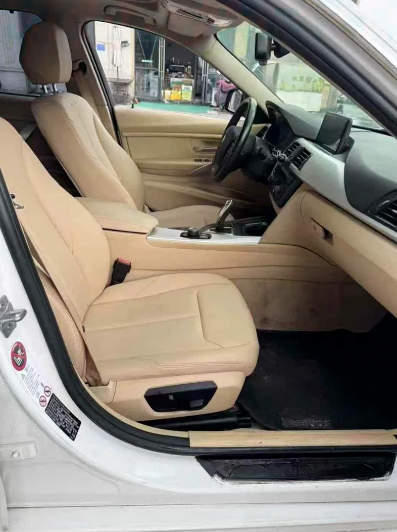 宝马3系 后面外观三