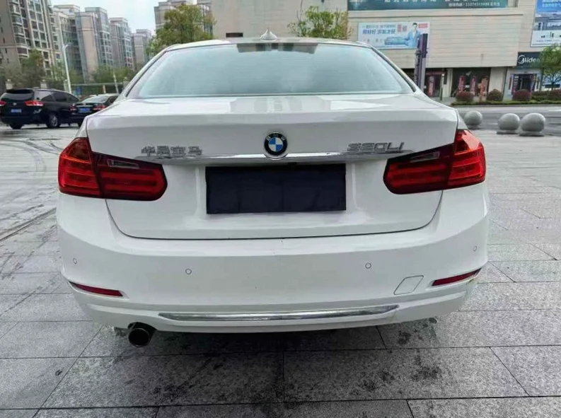 宝马3系 驾驶室