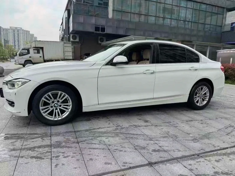 宝马3系 正面外观二