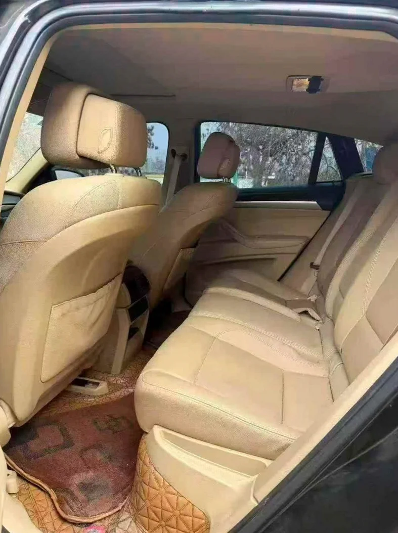 宝马X6 后面外观三