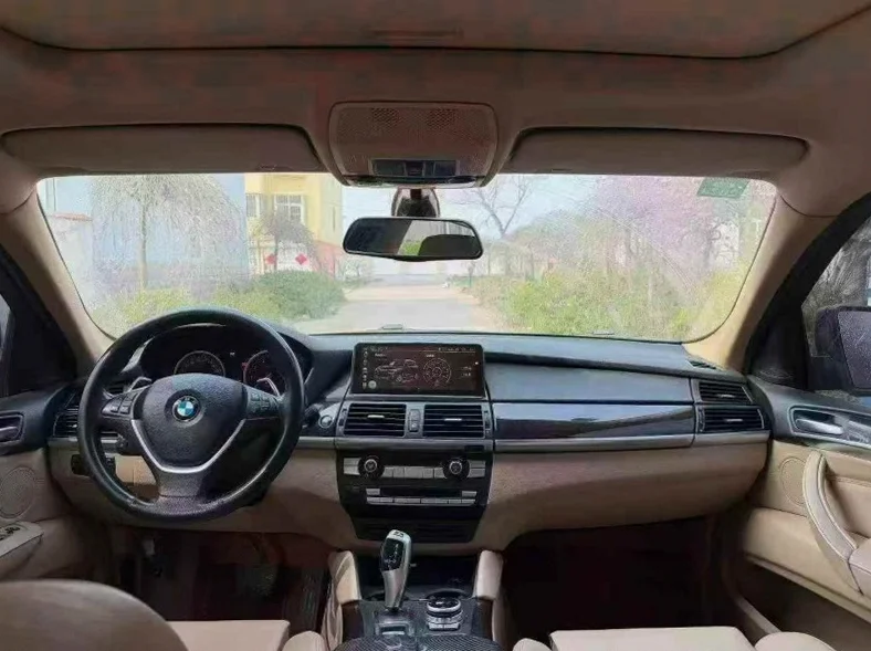 宝马X6 后面外观二