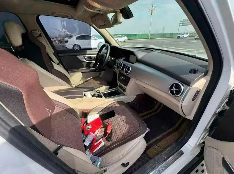 奔驰GLK 后面外观一