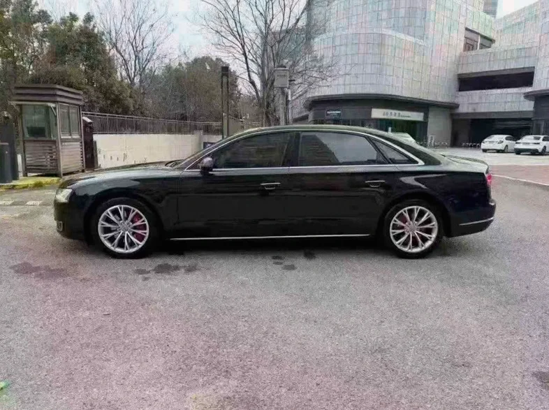 奥迪A8L 正面外观三