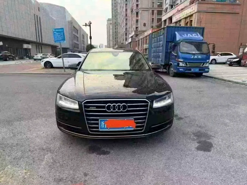 14年奥迪A8L 3.0T四驱四座