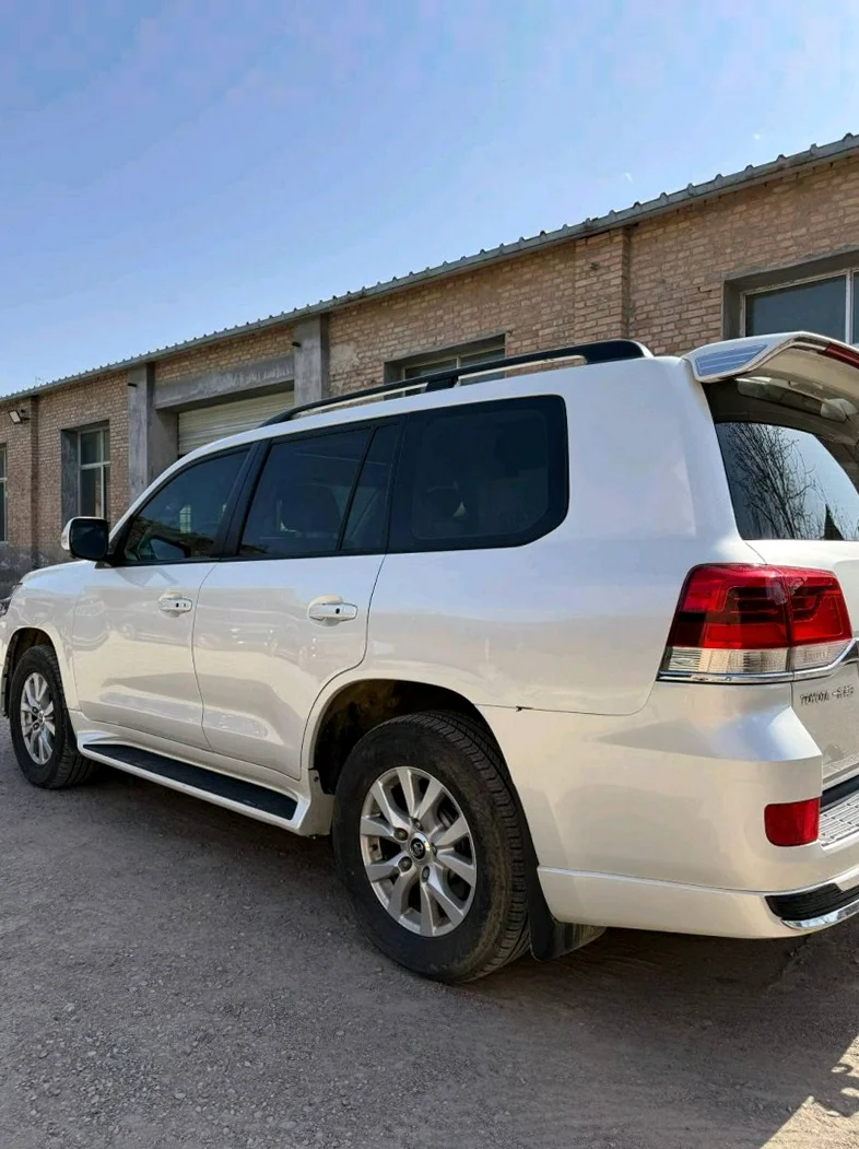 丰田兰德酷路泽 内饰后排
