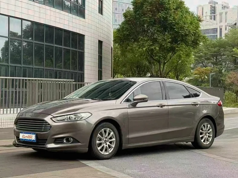 福特蒙迪欧 正面外观三