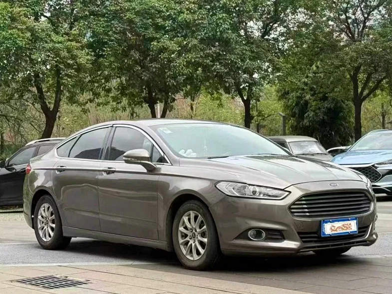 福特蒙迪欧 正面外观二