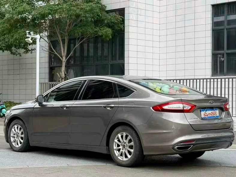 福特蒙迪欧 内饰前排