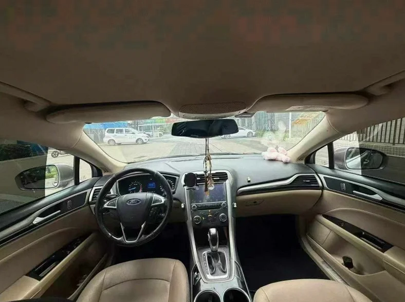 福特蒙迪欧 后面外观三