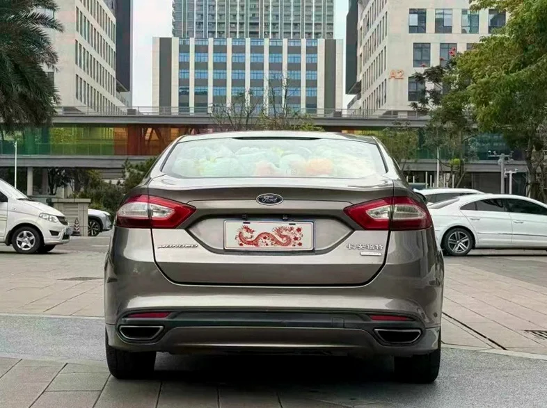 福特蒙迪欧 驾驶室