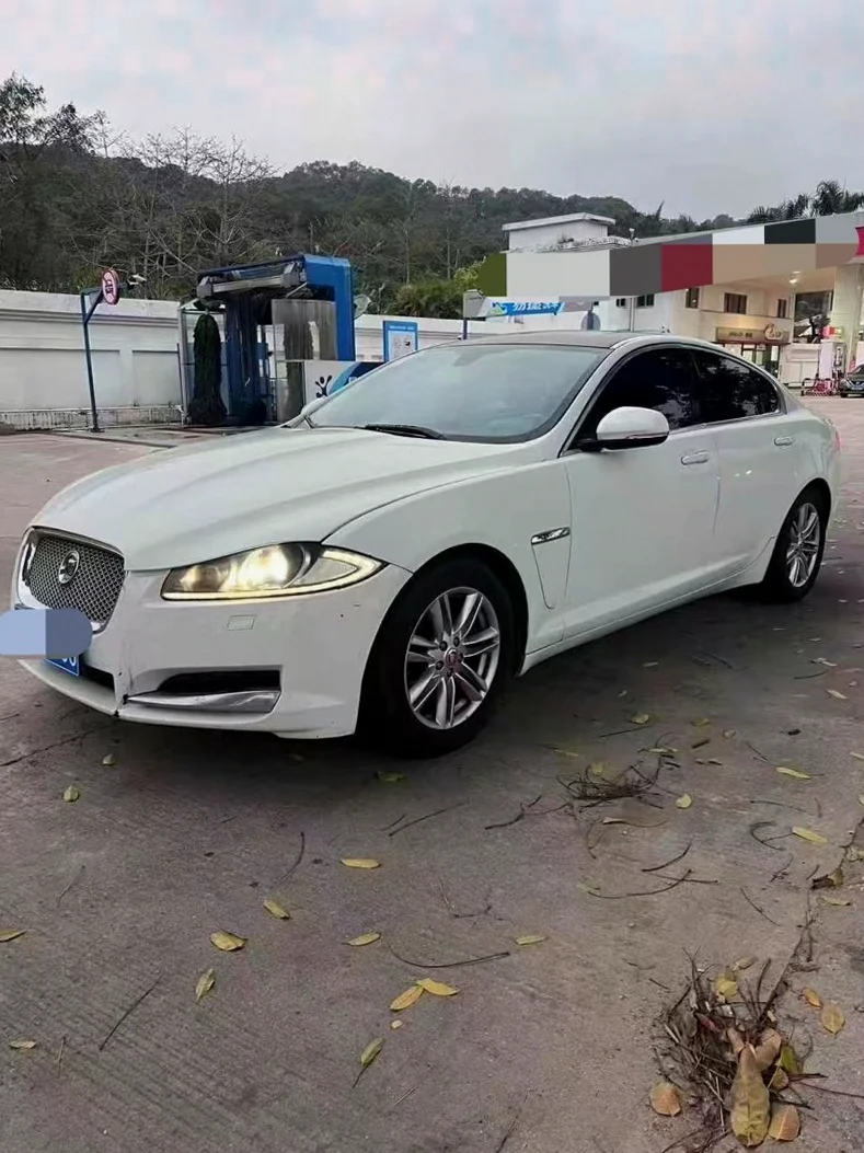 捷豹XF 正面外观二