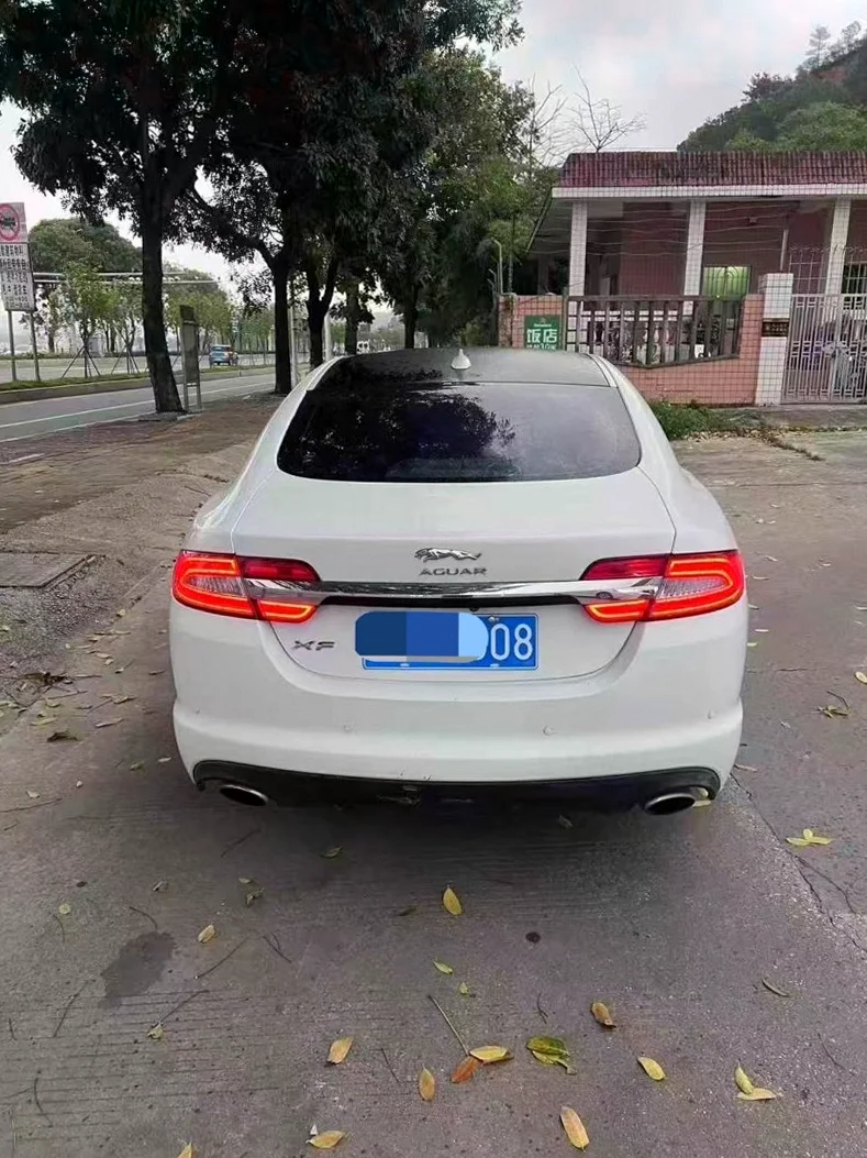 捷豹XF 后面外观三