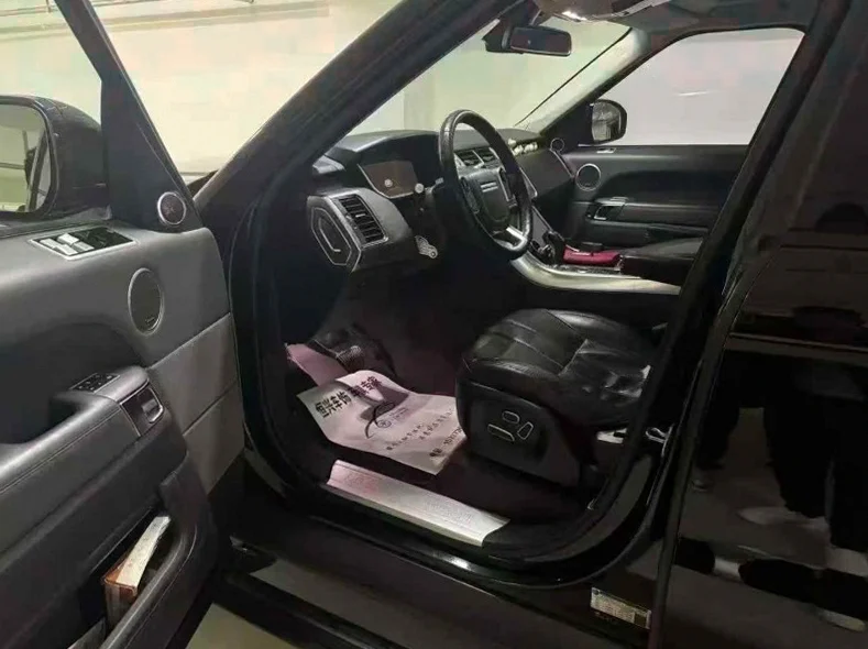 路虎揽胜运动 后面外观一