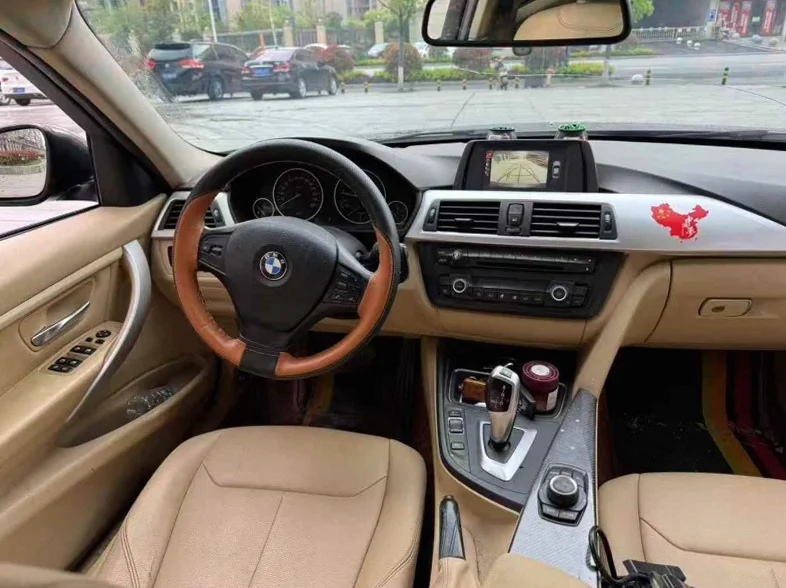 宝马3系 内饰前排