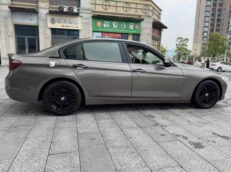 宝马3系 后面外观二