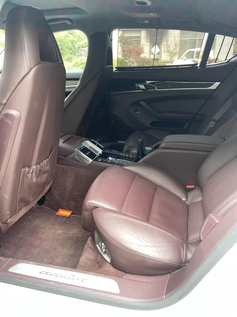 保时捷帕拉梅拉 内饰前排