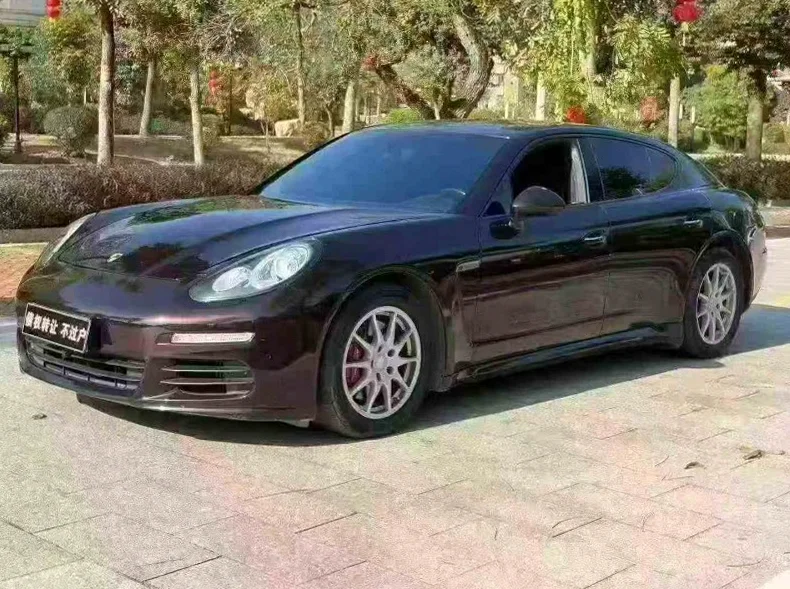 保时捷帕拉梅拉 正面外观三