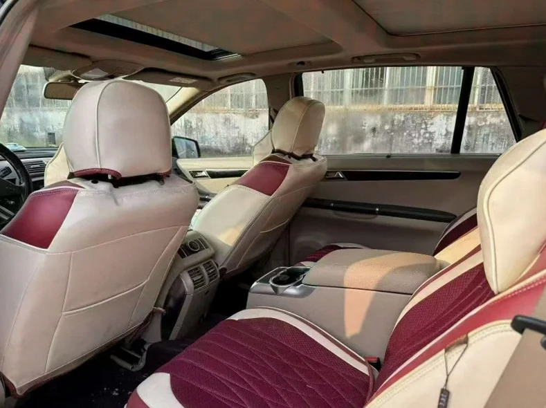 奔驰R 后面外观二