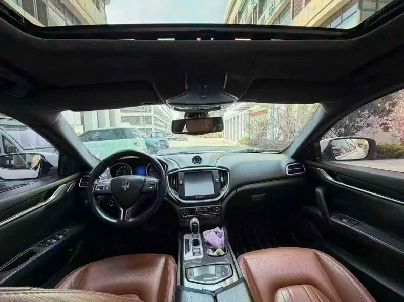 玛莎拉蒂Ghibli 后面外观一