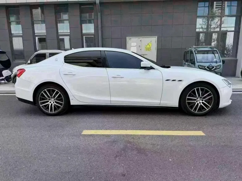 玛莎拉蒂Ghibli 内饰后排