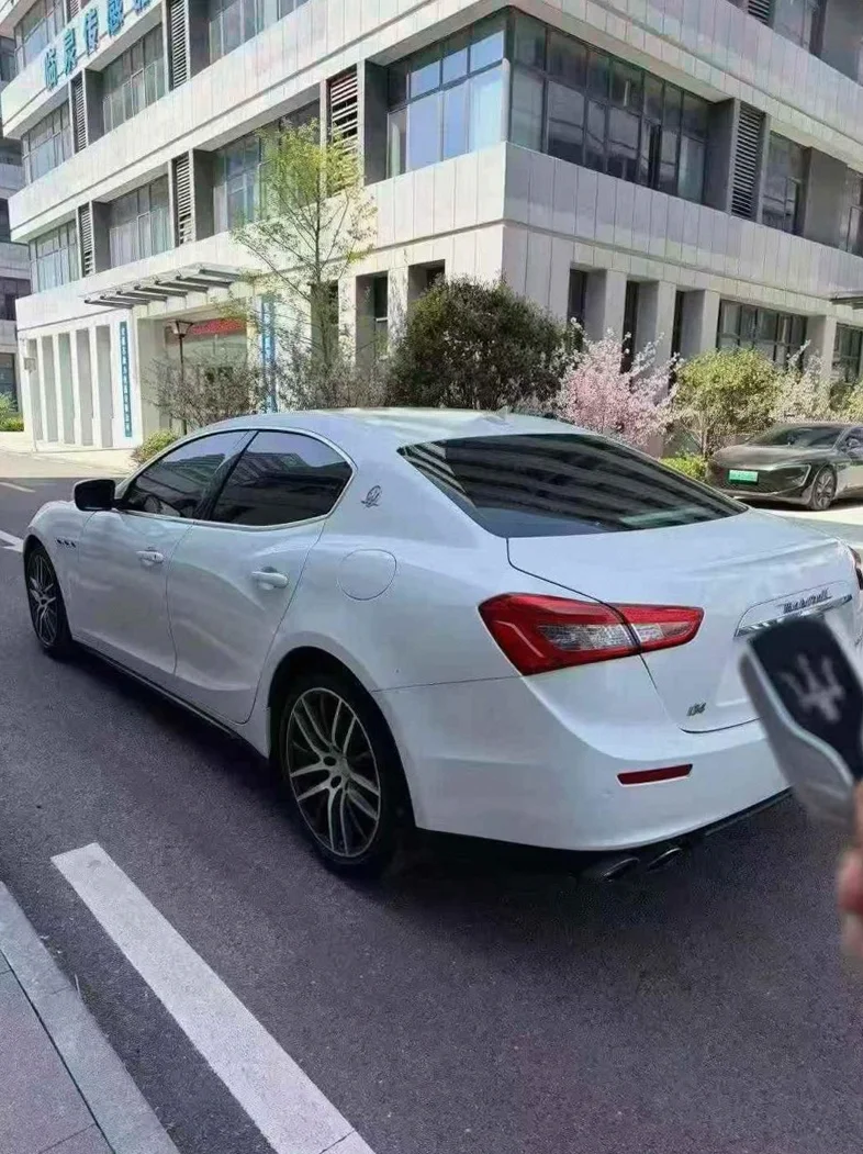 玛莎拉蒂Ghibli 内饰前排